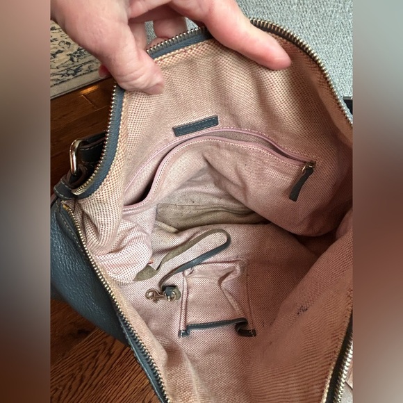 Dooney & Bourke grey leather hobo zip shoulder bag, bottom expandable to 3” - Picture 10 of 13